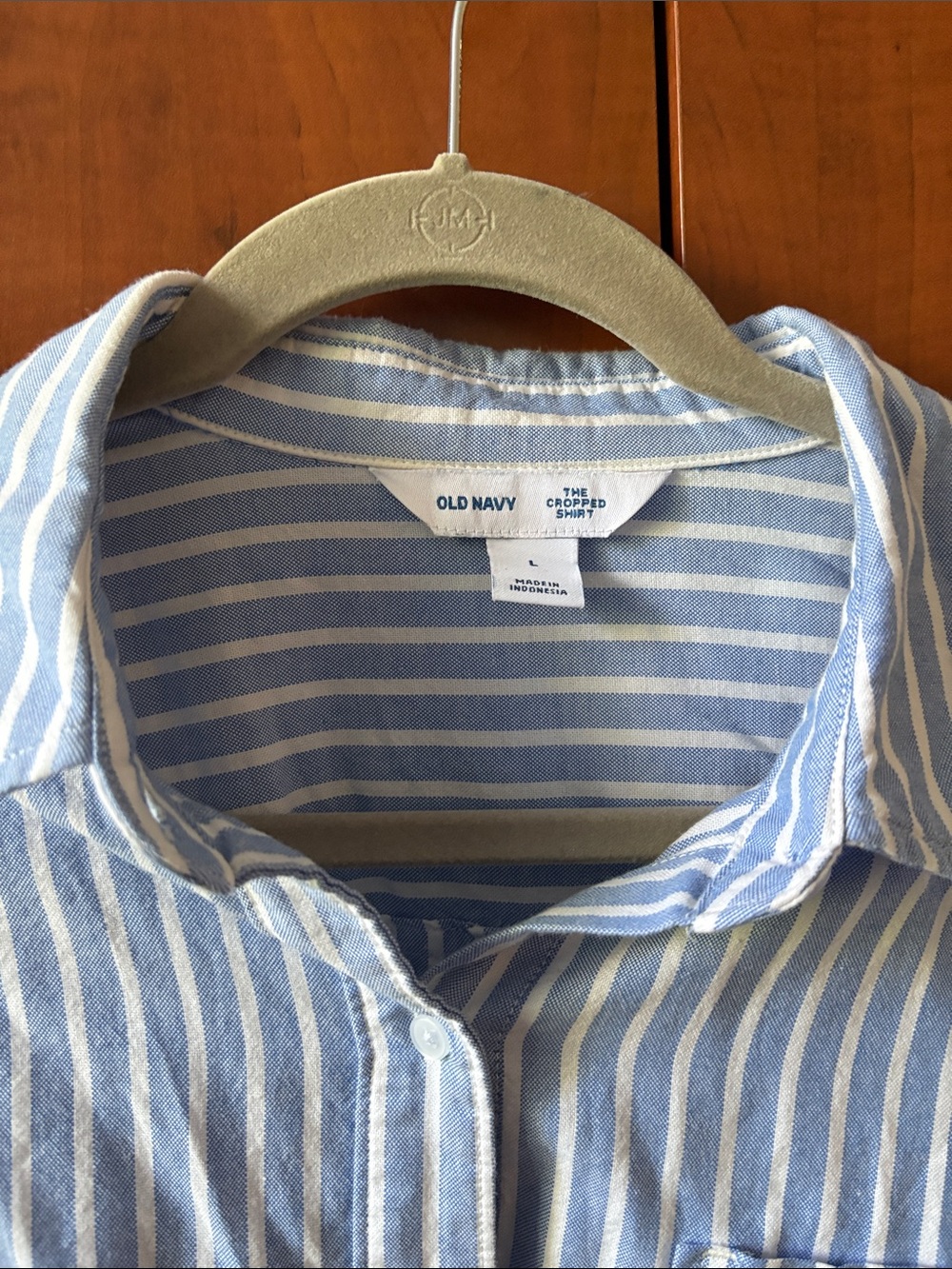 4/$20 🍂 Cropped Striped Button-Up - Picture 3 of 4